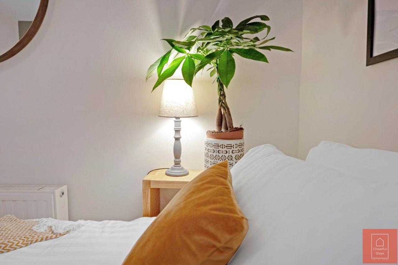 Cheerful Stays: Spacious Flat In Vibrant Leith EDI Exterior photo