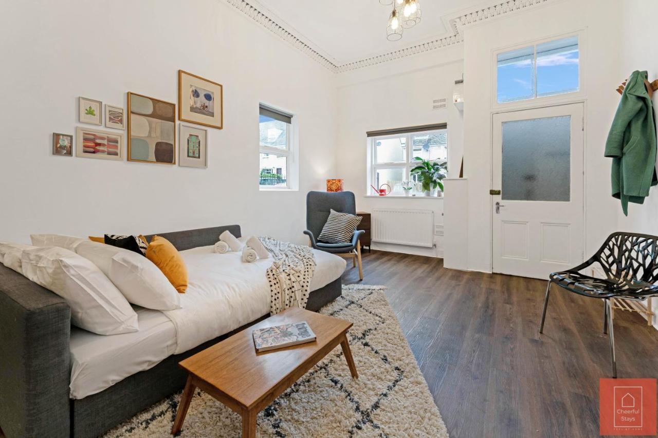 Cheerful Stays: Spacious Flat In Vibrant Leith EDI Exterior photo